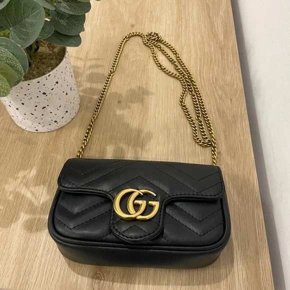 Black Quilted Gucci Bag with Gold Chain - Picture 3 of 11